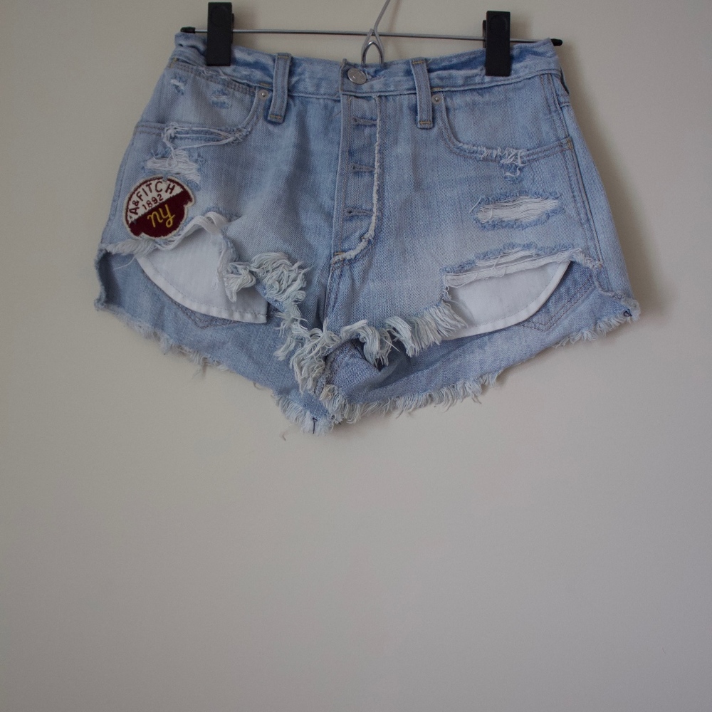 Abercrombie & Fitch Festival Short w/ Patch